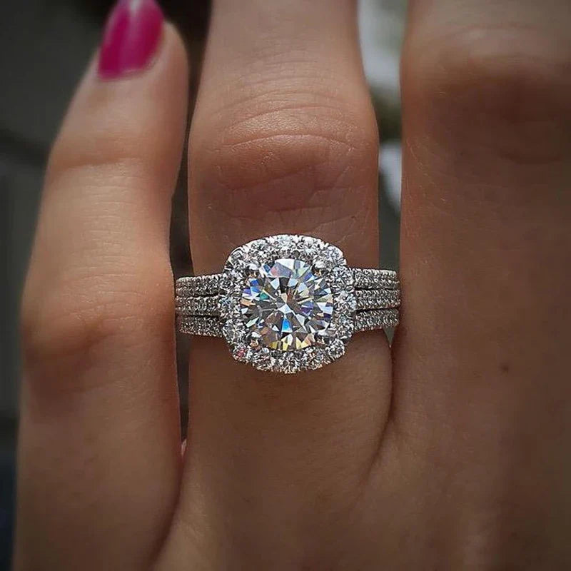 Huitan Trendy Brilliant Cubic Zirconia Engagement Ring